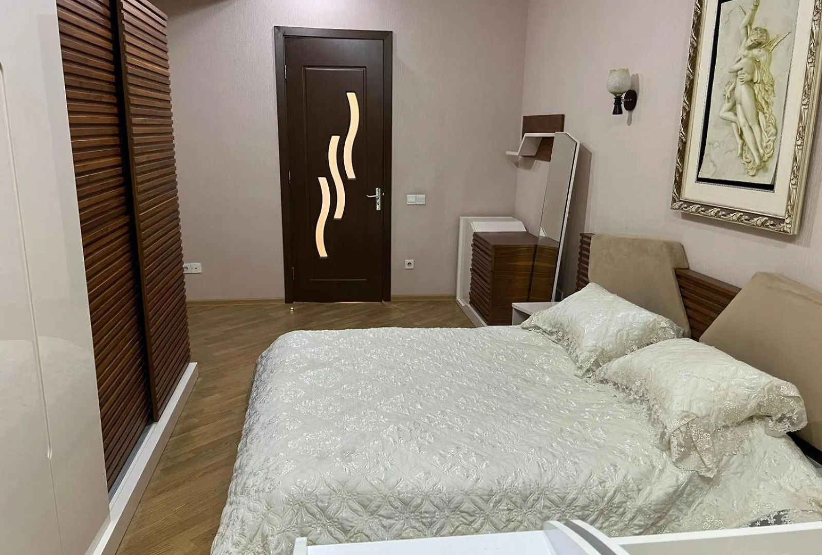 Big Apartment Тбилиси 0*,